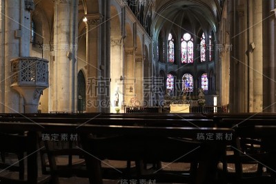 圣约翰大教堂Besançon -教堂内部