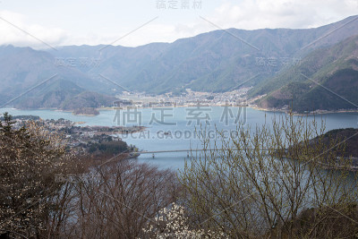 川口町湖的景色