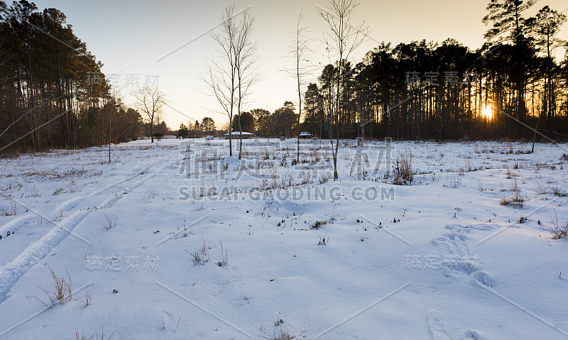 北卡罗莱纳州的乡村在冬季暴风雪后