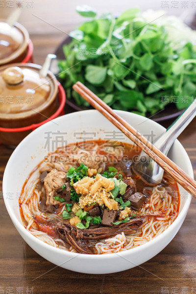辣肉酱米粉(南洋)