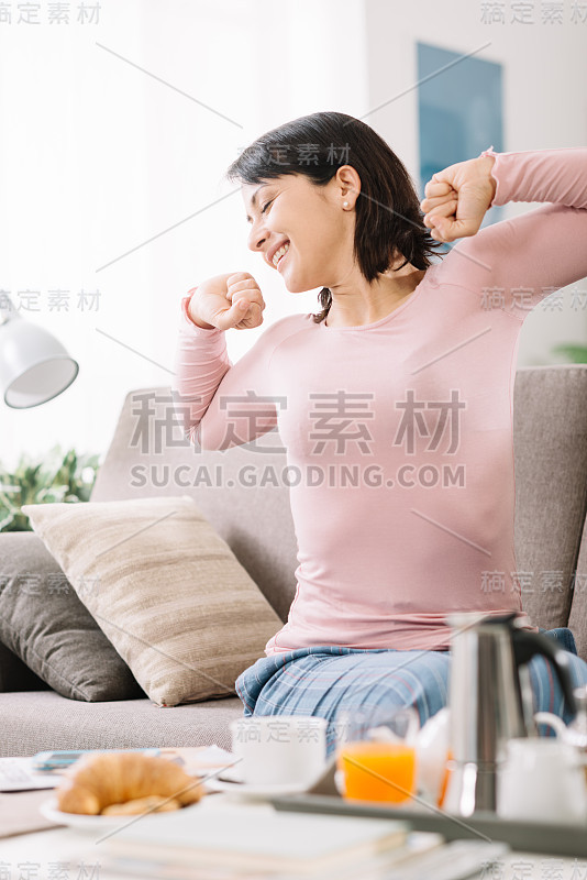 睡醒的女人