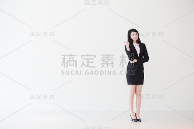 女商人竖起大拇指