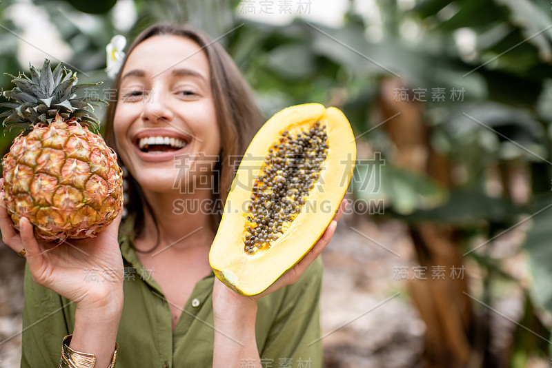 一个拿着木瓜和鳄梨的女人的肖像