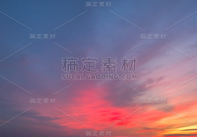 日落。