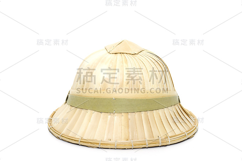 手工编织的帽子，棕榈叶孤立的白色背景
