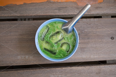 甜点泰国风格。名字“Lod庄”