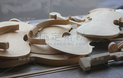 正在制作的小提琴的一部分