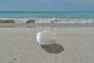 海滩上的冰