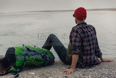背包旅行的人