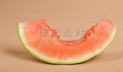 一大口的西瓜片