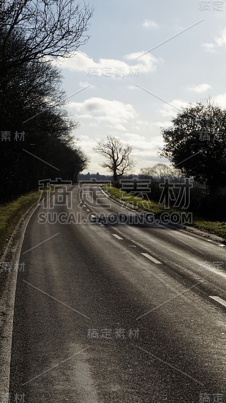 弯弯曲曲看不见的乡村道路