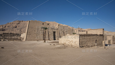 Medinet Habu神庙。埃及卢克索。位于Medinet Habu的拉美西斯三世殡仪馆是埃及卢克