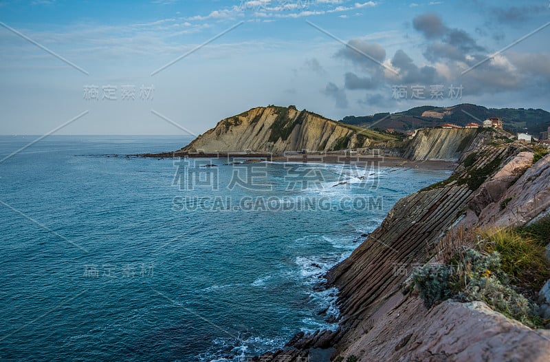 日落时分的祖玛弗利什海岸