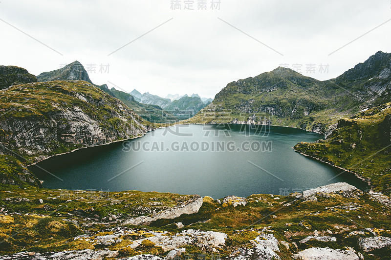 挪威的湖泊和山脉景观旅游风景斯堪的纳维亚自然