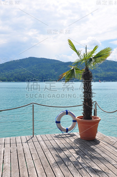 湖Woerthersee、奥地利