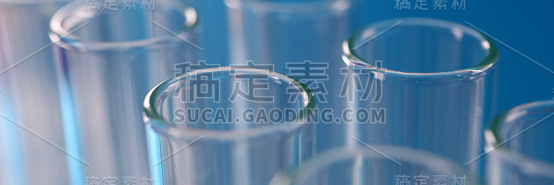 在实验室中排列的一组试管