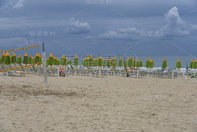 意大利阿布鲁佐的朱利亚诺瓦海滩，夏天