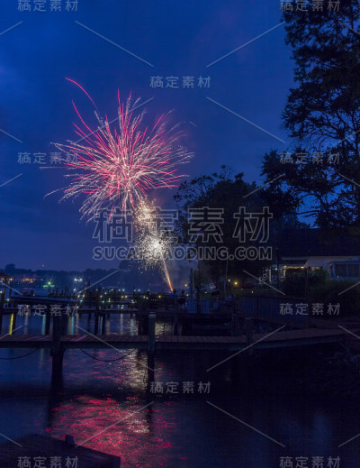 7月4日在马里兰州岩石溪燃放烟花