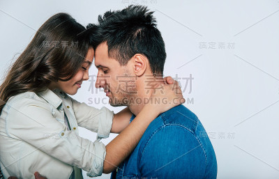 沉默和冷静。