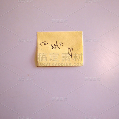 漂亮的图片，用西班牙语写的便条