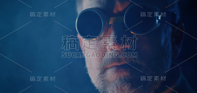 14、男人是看镜头的安全护目镜