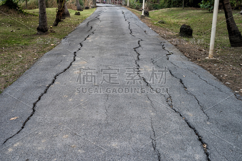 地震后沥青路面开裂