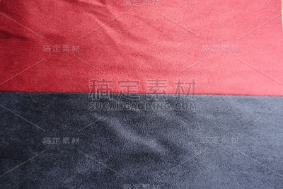 红-深蓝色人造麂皮绒横缝