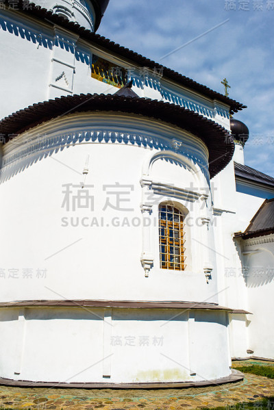 俄罗斯诺夫哥罗德区一个叫Staraya Russa的小镇的变形修道院