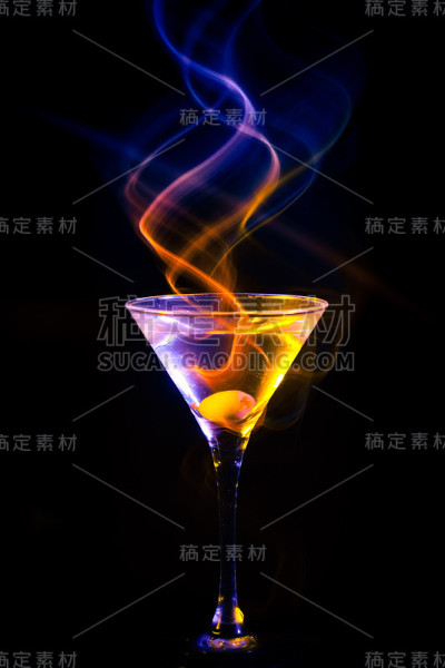 五颜六色的鸡尾酒