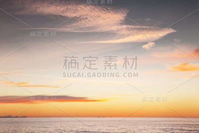 太阳从海上升起