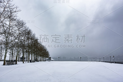 暴风雨过后,