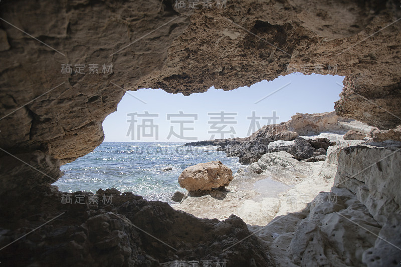 地中海风景。海洞穴。帕福斯,塞浦路斯。