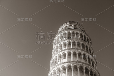 比萨斜塔