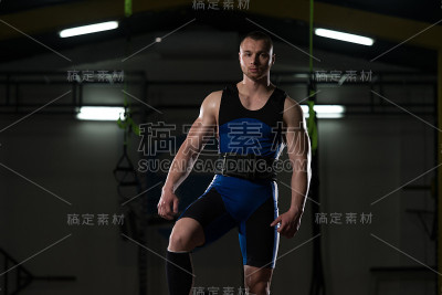 一个身体健康、肌肉发达的举重运动员的肖像