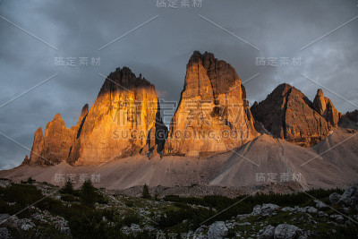拉瓦雷多的三个山峰