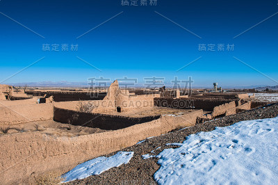 这是伊朗沙漠中一个被遗弃的村庄