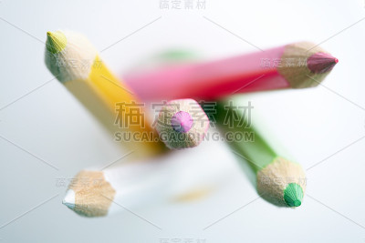 铅笔蜡笔