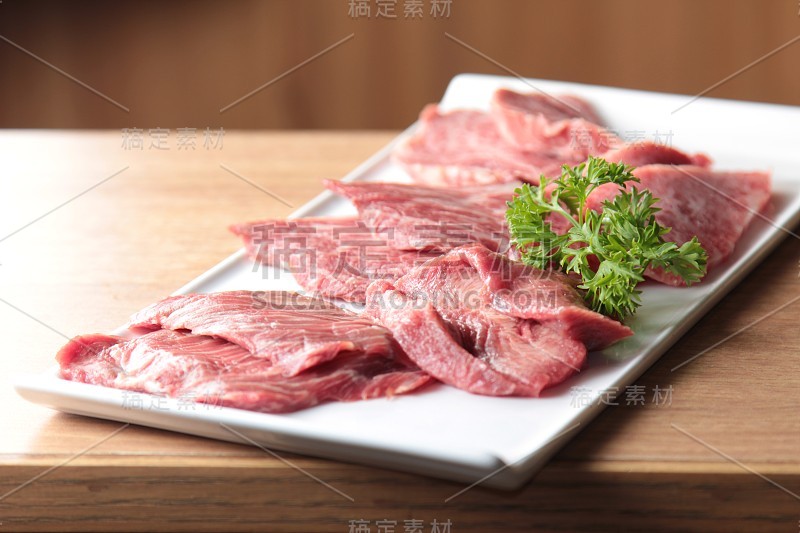 生牛肉