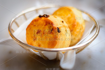原味烤饼和葡萄干