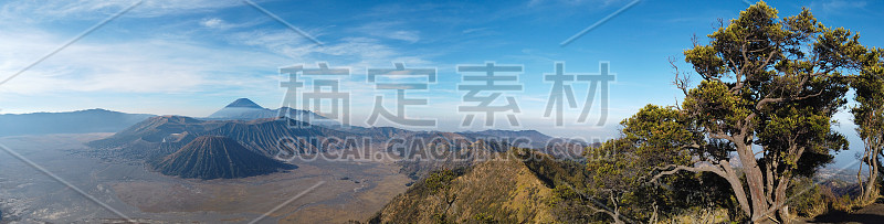 在印度尼西亚爪哇，美丽的布罗莫火山全景