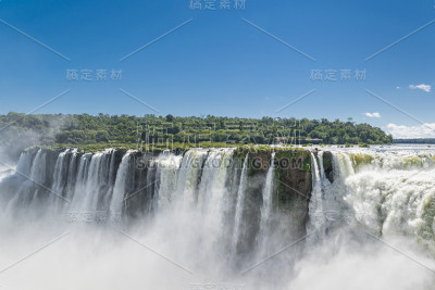 魔鬼咽喉伊瓜苏瀑布在阿根廷边境