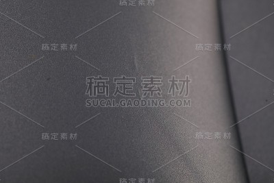 蓝色的充气床垫，用来睡觉和休息