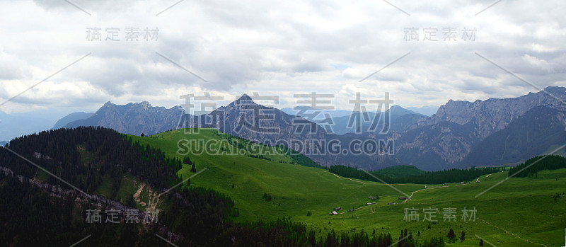 奥地利阿尔卑斯山的风景全景