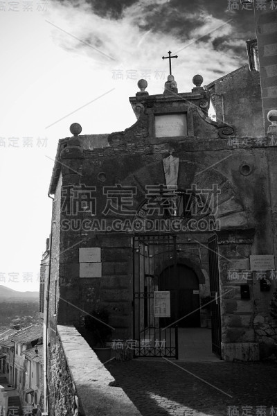 坎帕尼利