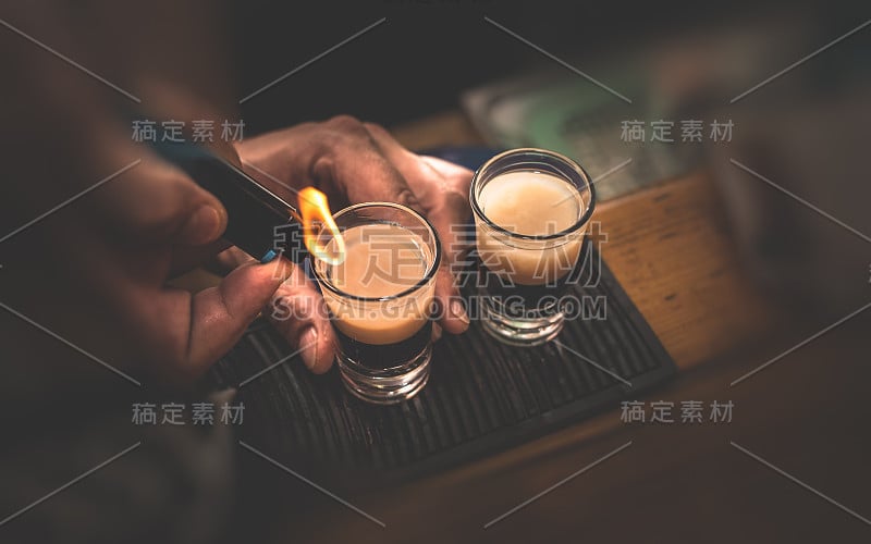 两杯b53鸡尾酒加淡一点的