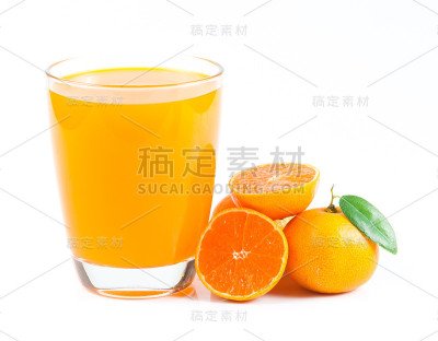 橙汁和切片