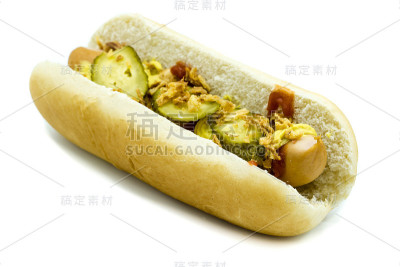 热狗孤立在白色背景上