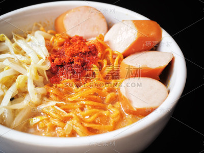 军队炖面条韩国食物
