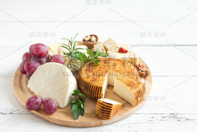 奶酪拼盘配水果