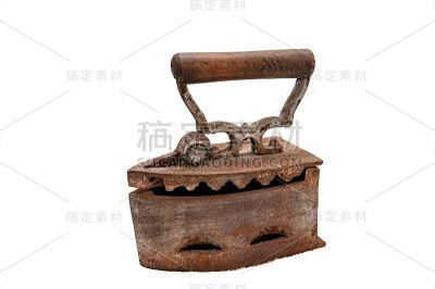 白色背景上的旧熨斗衣服